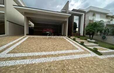 Imagem: A casa em condomínio possui 3 Dormitórios, 1 Banheiro, 4 Vagas