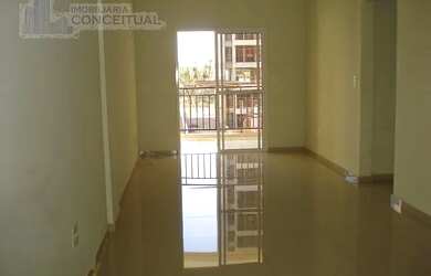 Imagem: O apartamento possui 1 Dormitório, 1 Banheiro, 1 Vaga na garagem