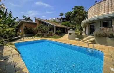 Imagem: A casa em condomínio possui 3 Dormitórios, 5 Banheiros, 5