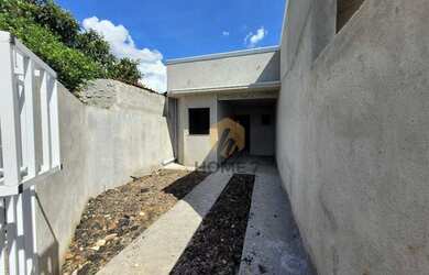 Imagem: A casa possui 2 Dormitórios, 1 Banheiro, 1 Vaga na garagem