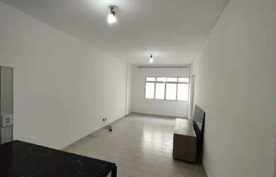 Imagem: A kitnet possui 1 Dormitório, 1 Banheiro, 1 Vaga na garagem