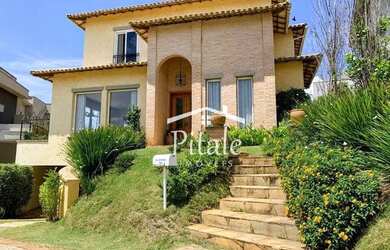 Imagem: A casa em condomínio possui 3 Dormitórios, 2 Banheiros, 2