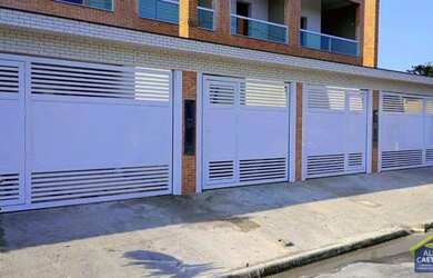 Imagem: A casa possui 2 Dormitórios, 3 Banheiros, 1 Vaga na garagem