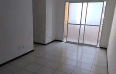 Imagem: O apartamento possui 3 Dormitórios, 1 Banheiro, 2 Vagas na