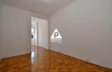 Imagem 10: Apartamento a venda no Flamengo - 3 quartos com dependência completa e vaga na escrutura