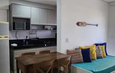 Imagem: O apartamento possui 1 Dormitório, 1 Banheiro, 1 Vaga na garagem