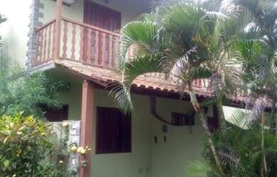 Imagem: A casa possui 2 Dormitórios, 1 Banheiro, 2 Vagas na garagem