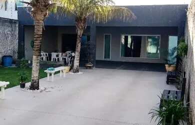 Imagem: A casa em condomínio possui 3 Dormitórios, 2 Banheiros, 5