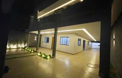 Imagem: A casa em condomínio possui 4 Dormitórios, 2 Banheiros, 400m²