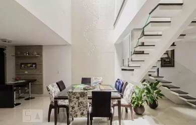 Imagem: A casa possui 3 Dormitórios, 4 Banheiros, 3 Vagas na garagem