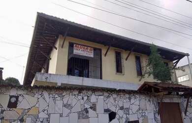 Imagem: A casa possui 2 Dormitórios, 2 Banheiros, 3 Vagas na garagem