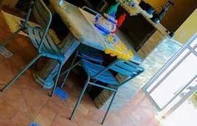 Imagem: A casa possui 2 Dormitórios, 1 Banheiro, 2 Vagas na garagem