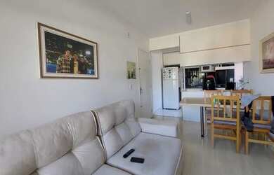 Imagem: O apartamento possui 1 Dormitório, 1 Banheiro, 1 Vaga na garagem