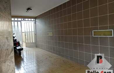 Imagem: A casa possui 2 Dormitórios, 3 Banheiros, 4 Vagas na garagem