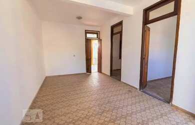 Imagem: A casa possui 5 Dormitórios, 3 Banheiros e 250m² de Área