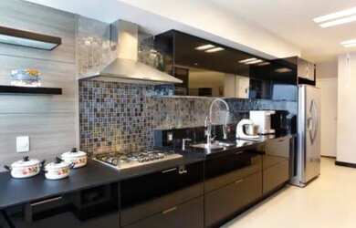 Imagem: A casa possui 3 Dormitórios, 1 Banheiro, 3 Vagas na garagem