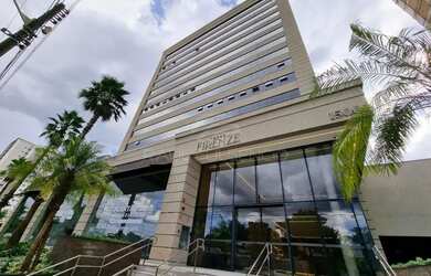 Imagem: O depósito possui 2 Vagas na garagem, 160m² de Área e está