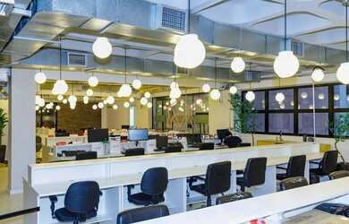 Imagem: O depósito possui 5 Vagas na garagem, 403m² de Área e está