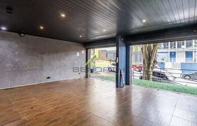 Imagem: O depósito possui 2 Vagas na garagem, 100m² de Área e está