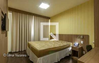 Imagem: O apartamento possui 1 Dormitório, 1 Banheiro, 1 Vaga na garagem