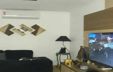 Imagem: A casa possui 3 Dormitórios, 2 Banheiros, 3 Vagas na garagem