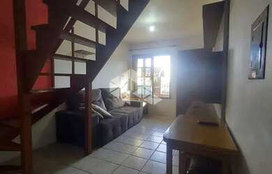 Imagem: A casa possui 3 Dormitórios, 2 Banheiros, 2 Vagas na garagem