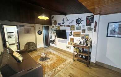 Imagem: A casa possui 2 Dormitórios, 2 Banheiros, 1 Vaga na garagem