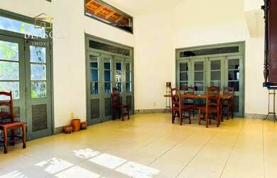 Imagem: A casa em condomínio possui 4 Dormitórios, 5 Banheiros, 4