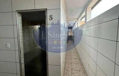 Imagem: A casa possui 1 Dormitório, 1 Banheiro, 98m² de Área e Imóvel