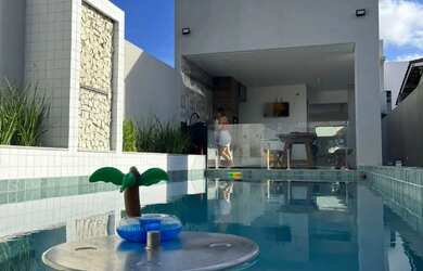 Imagem: A casa em condomínio possui 4 Dormitórios, 5 Banheiros, 1