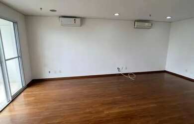 Imagem: O depósito possui 1 Vaga na garagem, 45m² de Área e está