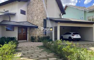 Imagem: A casa em condomínio possui 5 Dormitórios, 5 Banheiros, 5