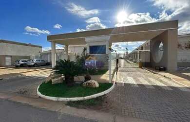 Imagem: A casa em condomínio possui 3 Dormitórios, 3 Banheiros, 2