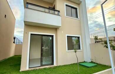 Imagem: A casa em condomínio possui 4 Dormitórios, 3 Banheiros, 3