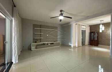 Imagem: A casa possui 2 Dormitórios, 3 Banheiros, 3 Vagas na garagem