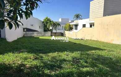 Imagem: O terreno possui 385m² de Área e Imóvel novo e está localizado