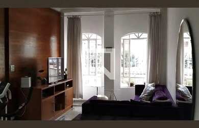 Imagem: A casa possui 3 Dormitórios, 5 Banheiros, 4 Vagas na garagem