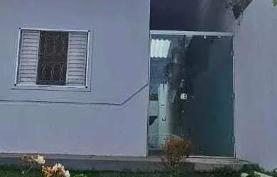 Imagem: A casa em condomínio possui 2 Dormitórios, 2 Banheiros, 2