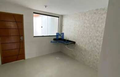 Imagem: A casa possui 2 Dormitórios, 1 Banheiro, 1 Vaga na garagem