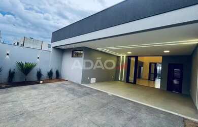 Imagem: A casa possui 3 Dormitórios, 5 Banheiros, 4 Vagas na garagem