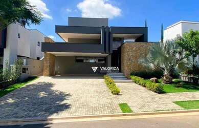 Imagem: A casa em condomínio possui 4 Dormitórios, 5 Banheiros, 4