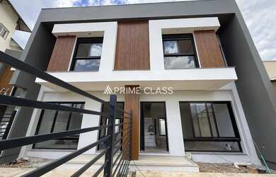 Imagem: A casa possui 3 Dormitórios, 3 Banheiros, 1 Vaga na garagem