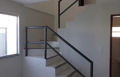 Imagem: A casa possui 3 Dormitórios, 3 Banheiros, 1 Vaga na garagem