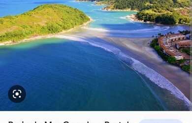 Imagem: A casa possui 4 Dormitórios, 2 Banheiros, 5 Vagas na garagem