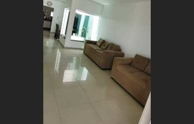 Imagem: A casa possui 2 Dormitórios, 3 Banheiros e está localizado