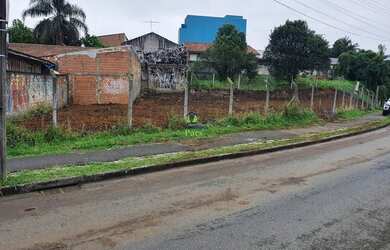 Imagem: O terreno possui 377m² de Área e está localizado em Cajuru