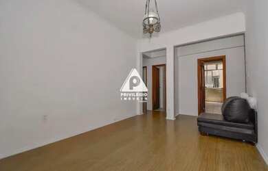 Imagem 4: Apartamento a venda no Flamengo - 3 quartos com dependência completa e vaga na escrutura