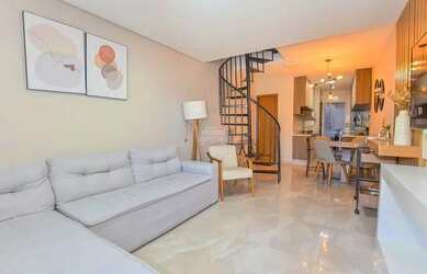 Imagem: A casa possui 3 Dormitórios, 2 Banheiros, 2 Vagas na garagem