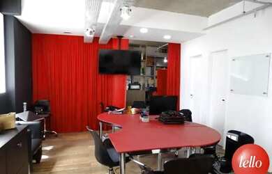 Imagem: O depósito possui 1 Vaga na garagem e 51m² de Área e está