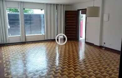 Imagem: A casa possui 3 Dormitórios, 5 Banheiros, 2 Vagas na garagem